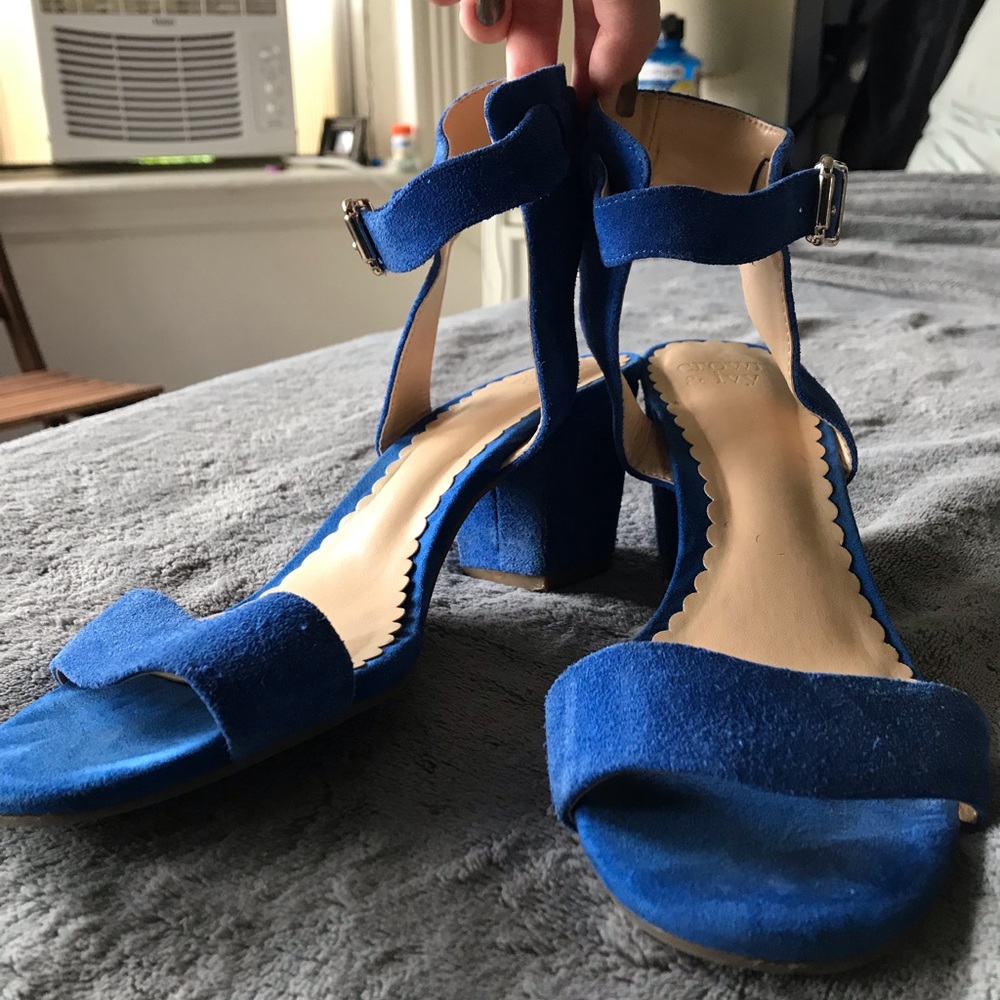 Crown & Ivy cobalt blue sandals